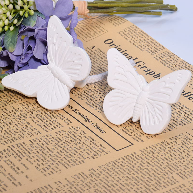 Plaster Animal Butterfly Shape Essential Oil Diffuser with Cotton Cord (2)