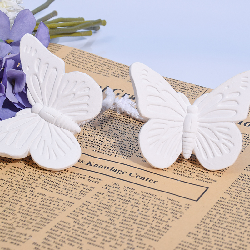 Plaster Animal Butterfly Shape Essential Oil Diffuser with Cotton Cord (3)
